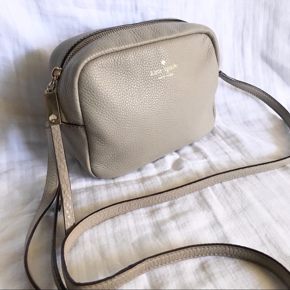 ❌SOLD❌Kate Spade Tan/Beige Small Crossbody Purse